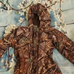Boys camo snow suit